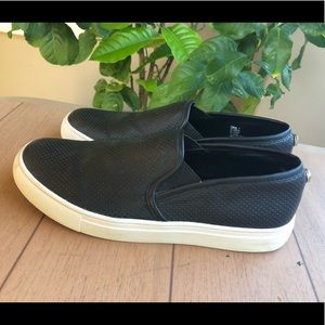 Steve Madden Slip On Shoes Black Women’s Tennis 7